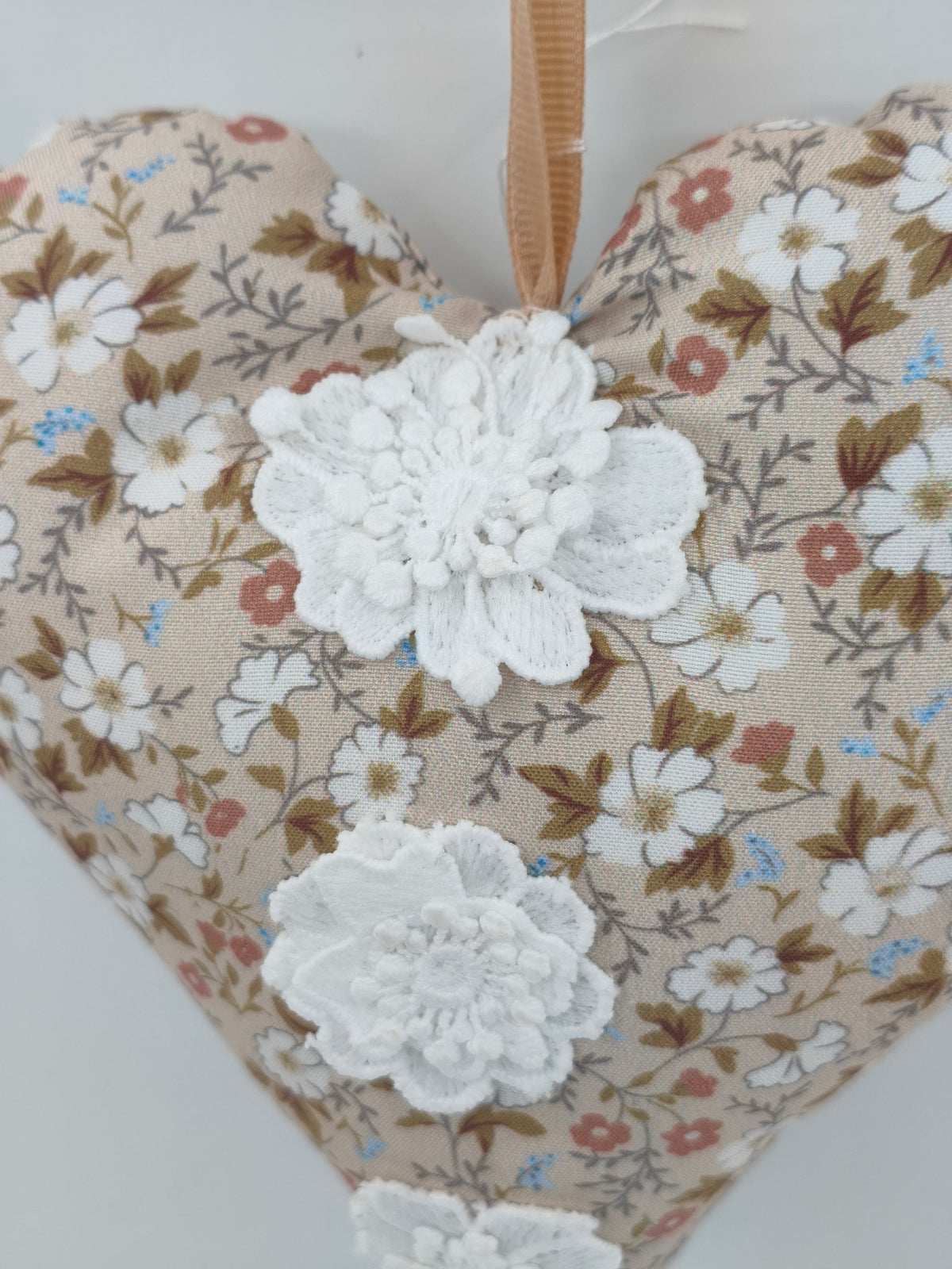 Stoffherz Beige- Weiss Dekoration 53